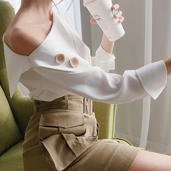 DUCHESS Turn Down Collar Blouse